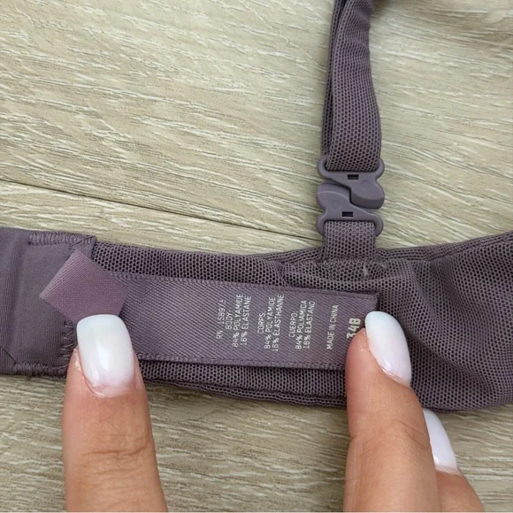 SKIMS ultra fine Mesh purple bra - Picture 7 of 9